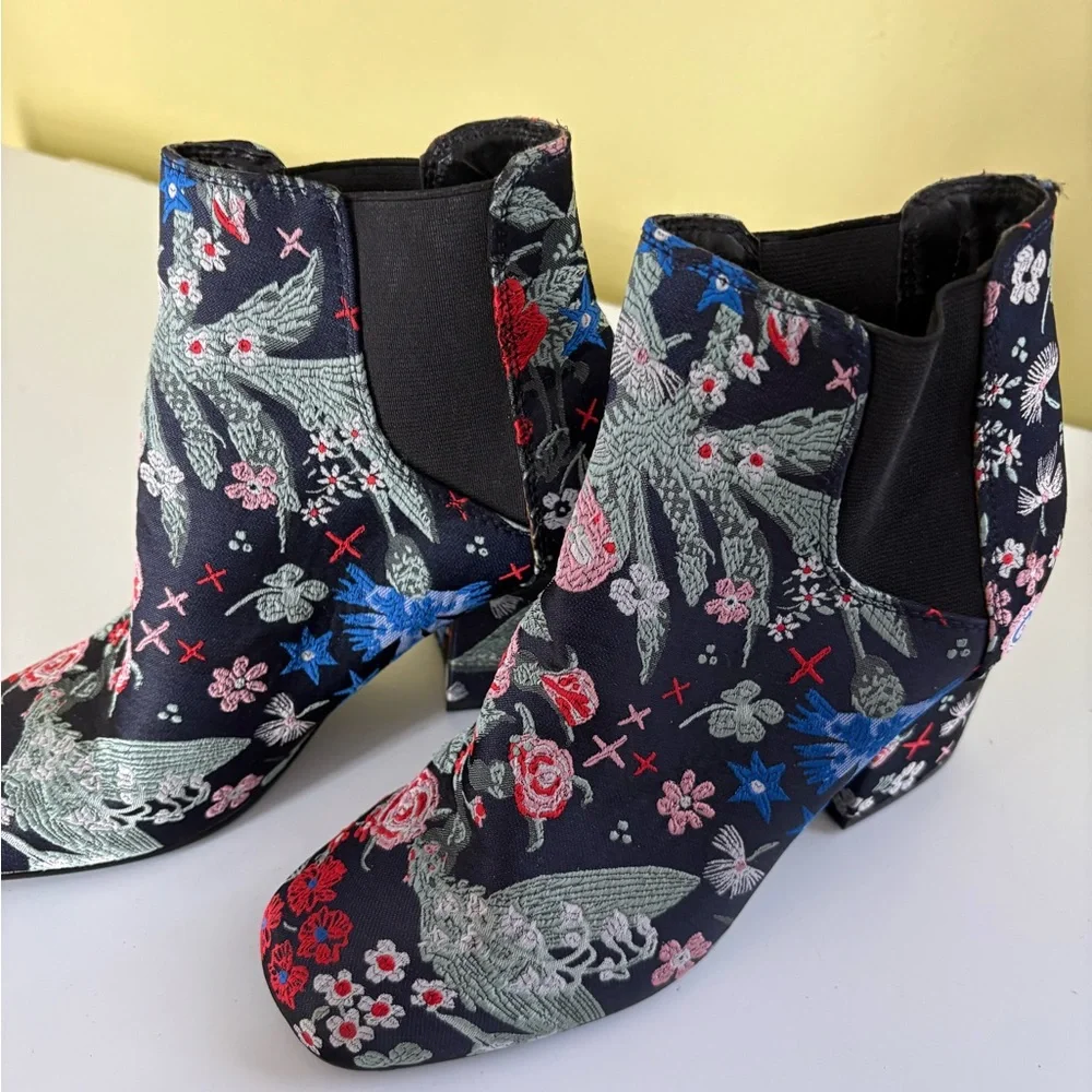 Indigo Rd. Black Floral Block Heel manmade Textile Chelsea Booties 6.5